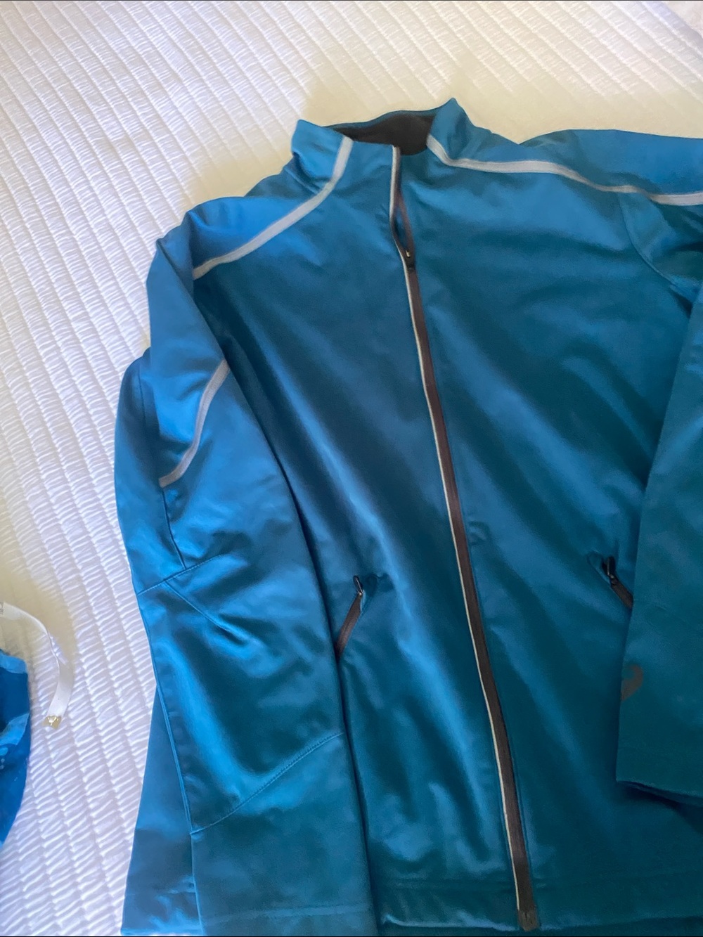 Aasics M running jacket excellent condition